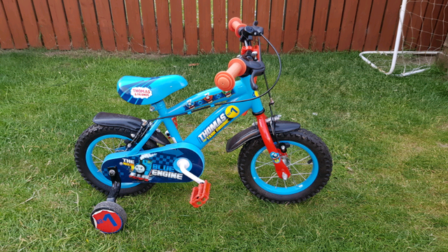 thomas and friends 10 inch bike